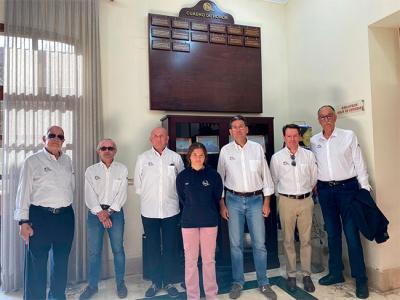 El Real Club Marítimo de Melilla concede su insignia de oro a la regatista Azul Sánchez El Real Club Marítimo de Melilla concede su insignia de oro a la regatista Azul Sánchez