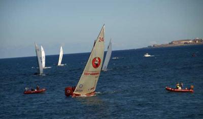 Estibadores Portuarios gana la cuarta regata del Torneo Eliminatorio La Caja de Canarias de Vela Latina Canaria