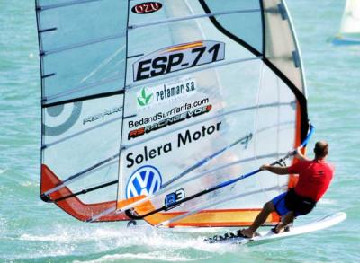 Fernando Martinez del Cerro defiende titulo en el campeonato de españa de formula windsurfing Fernando Martinez del Cerro defiende titulo en el campeonato de españa de formula windsurfing