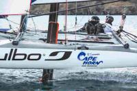 Franck Cammas ha cruzado cabo de Hornos en un catamarán volador