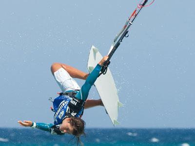 Gisela Pulido y Álex Pastor empiezan fuertes en el Mundial de Kiteboarding de Fuerteventura