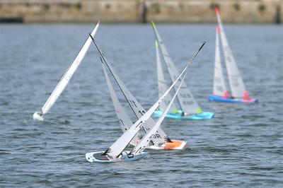 Guillermo Beltrí revalidó su título de campeón de la Copa de España y Vilagarcía volvió a mostrar en sus aguas la mejor vela radio control Guillermo Beltrí revalidó su título de campeón de la Copa de España y Vilagarcía volvió a mostrar en sus aguas la mejor vela radio control