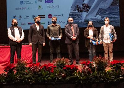La Gala de la Vela Gallega mostró los valores de sus regatistas y clubes y Nico Rodríguez pidió que se mantenga “el trabajo en equipo” para nuevos éxitos La Gala de la Vela Gallega mostró los valores de sus regatistas y clubes y Nico Rodríguez pidió que se mantenga “el trabajo en equipo” para nuevos éxitos