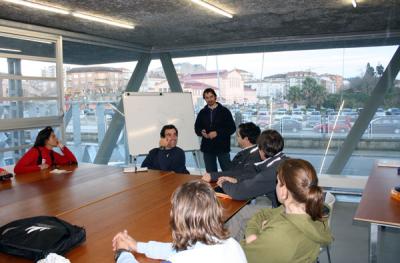 Las tripulaciones gallegas de Match Race se preparan a conciencia en el Centro Galego de Vela de Vilagarcía  