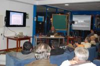Maximino Casares,  meteorólogo del Desafío explico la meteo en el Club Náutico Ría de Ares.   