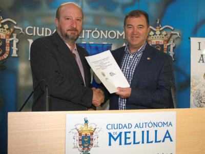 Melilla y  el Real Club Marítimo renuevan su compromiso para formar a cruceristas