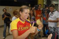 Multitudinario y emotivo regreso a Sevilla de la campeona olímpica de windsurf en Londres. Marina Alabau