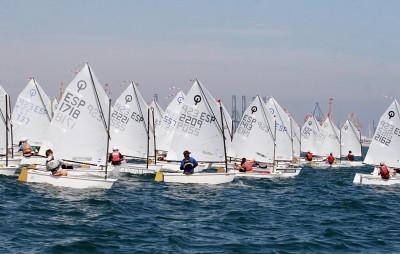Segunda regata de vela infantil a favor de UNICEF en el Real Club Náutico de Valencia Segunda regata de vela infantil a favor de UNICEF en el Real Club Náutico de Valencia
