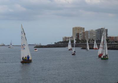 Un fuerte role obligó al Comité a suspender a mitad de recorrido la 1ª regata del Torneo Eliminatorio La Caja de Canarias de Vela Latina