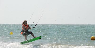 Una veintena de riders se exhibieron este sábado en la Playa de Valdelagrana Una veintena de riders se exhibieron este sábado en la Playa de Valdelagrana