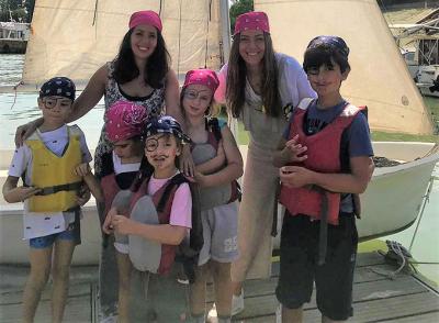 Vela inclusiva en el Club Náutico Sevilla con NAUTICAP y la asociación ADEMAR Vela inclusiva en el Club Náutico Sevilla con NAUTICAP y la asociación ADEMAR