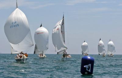 Recrea1 en Platú 25, Juán Torrijo en Tom 28 y Alejandro Sánchez en J22, triunfadores en Alicante Regata Móvil Begar Recrea1 en Platú 25, Juán Torrijo en Tom 28 y Alejandro Sánchez en J22, triunfadores en Alicante Regata Móvil Begar