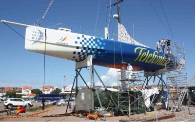 El "Azul" vuelva al agua y hacia la noche se reincopora oficialmente a la 9ª etapa de la Volvo Ocean Race 