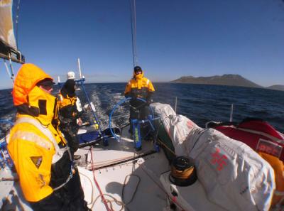 El Ericsson 3 cruzaba esta madrugada la línea imaginaria de las 1.000 millas a Rio de Janeiro. El Ericsson 3 cruzaba esta madrugada la línea imaginaria de las 1.000 millas a Rio de Janeiro.