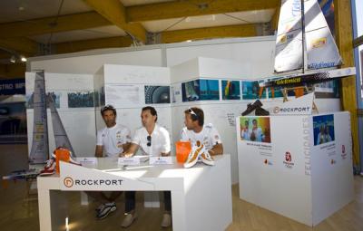 El “Telefónica negro” y el “Telefónica azul” superan las últimas revisiones antes del inicio de la Volvo Ocean Race El “Telefónica negro” y el “Telefónica azul” superan las últimas revisiones antes del inicio de la Volvo Ocean Race