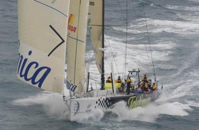 Más apretada que nunca, la cabeza de la flota continúa dominada por los barcos españoles del equipo Telefónica