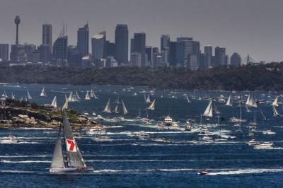Rolex Sydney Hobart: Primera jornada, primera baja
