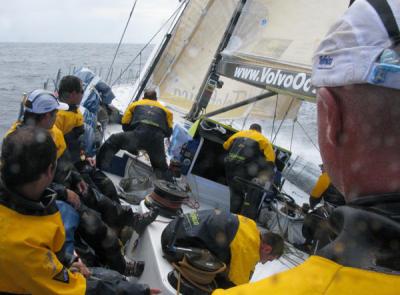 Volvo Ocean Race: El Telefonica azul esta en un intenso mano a mano por el liderato