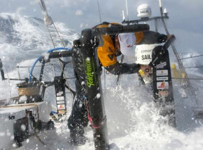 Volvo Ocean Race: El Telefonica negro, lider de la flota
