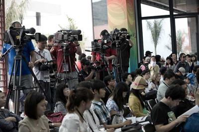 350 periodistas de más de 15 países ya se han acreditado para la salida en Alicante de la Volvo Ocean Race. 350 periodistas de más de 15 países ya se han acreditado para la salida en Alicante de la Volvo Ocean Race.