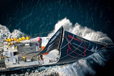 Abu Dhabi Ocean Racing gana el sprint Abu Dhabi Ocean Racing gana el sprint
