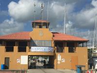 Bienvenidos a Puerto del Rey: el Comité de Regata a la espera de la flota del Gran Prix del Atlántico