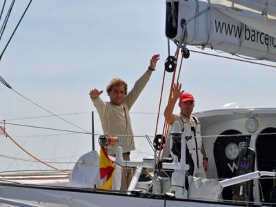 Cerrada lucha delante del frente en la Primera jornada del NY-BCN Transoceanic Sailing Record