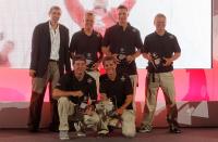 El Estrella Damm, galardonado por su tercer puesto en la Vuelta a España a Vela
