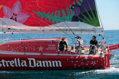 El Estrella Damm a 35 millas de Barcelona