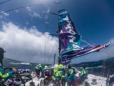 El Océano Sur saca el mazo. Vientos de más de 50 nudos sacuden a los barcos de la Volvo El Océano Sur saca el mazo. Vientos de más de 50 nudos sacuden a los barcos de la Volvo