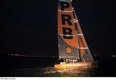 El PRB de Vincent Riou, nuevo líder tras ganar la segunda etapa que se decidió en las millas finales El PRB de Vincent Riou, nuevo líder tras ganar la segunda etapa que se decidió en las millas finales