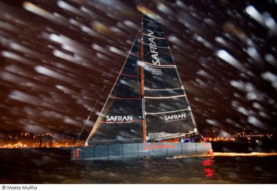 El Safran de Marc Guillemot (FRA) gana la primera etapa El Safran de Marc Guillemot (FRA) gana la primera etapa