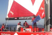 El Team New Zeeland Camper enarbola la grímpola del Club Marítimo de Canido