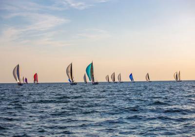 La falta de viento obliga a cancelar la primera etapa de la Pornic-Baiona-La Rochelle 