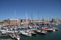 La flota de la regata Pornic-Gijón-Pornic, después de recorrer 260 por el Golfo de Vizcaya  descansa en  el Puerto Deportivo de Gijón.