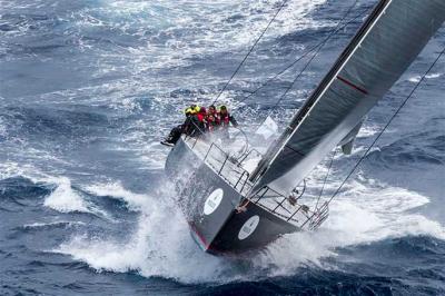 La Rolex Sydney Hobart fiel a su leyenda