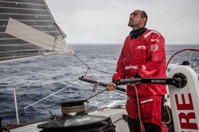 MAPFRE pelea por el primer puesto a menos de 500 millas de meta MAPFRE pelea por el primer puesto a menos de 500 millas de meta