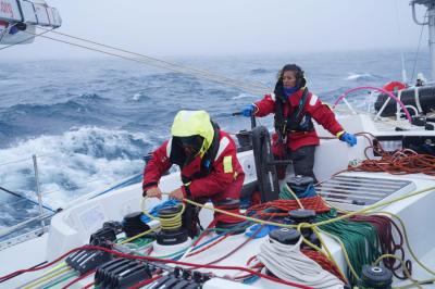 Ocean Globe Race - Faltan 2.000 millas y cada vez más difícultades rumbo a Auckland