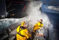 Todos se acercan al Groupama tras sufrir ayer una soberana paliza por la tormenta tropical ‘Alberto’