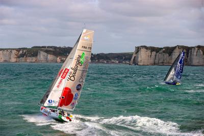 Última hora: El Imoca BUREAU VALLEE de Louis Burton y Davy Beaudart desarbola. Situación de la regata Última hora: El Imoca BUREAU VALLEE de Louis Burton y Davy Beaudart desarbola. Situación de la regata