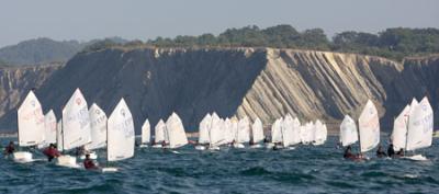 200 regatistas se echan al mar en el Trofeo Artea- José Luis de Ugarte 200 regatistas se echan al mar en el Trofeo Artea- José Luis de Ugarte