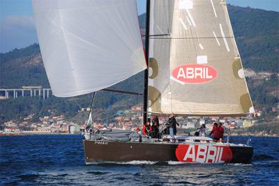 Aceites Abril” y “Fend-la-Bise”, campeones del Open de Otoño del Náutico de Vigo Aceites Abril” y “Fend-la-Bise”, campeones del Open de Otoño del Náutico de Vigo
