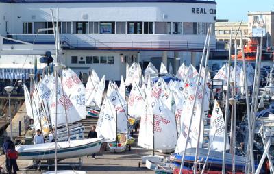 Arranca en Vigo la Semana Caixanova del Atlántico con las Regatas de Solitarios y a Dos, el Desafío de los Puertos Pesqueros y el Encuentro Escolar Galicia-Cataluña