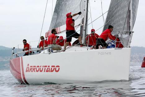 Arroutado, del combinado Iago López Marra y José Manuel Pérez, se hace con el Gran Trofeo Faro de Corrubedo Arroutado, del combinado Iago López Marra y José Manuel Pérez, se hace con el Gran Trofeo Faro de Corrubedo