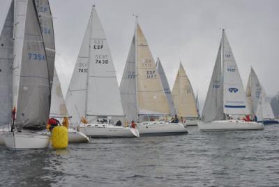 Arroás se pone al frente de la XX Regata Almirante Rodríguez Toubes tras la primera etapa Arroás se pone al frente de la XX Regata Almirante Rodríguez Toubes tras la primera etapa