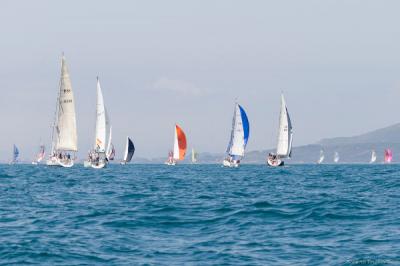 Brillante jornada de regatas en la 5ª prueba del Campeonato Interclubs del Estrecho 2016 en aguas de Sotogrande.