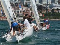 Cambio de tercio en el trofeo Edmiinston el Yacht Club Costa Esmeralda lidera