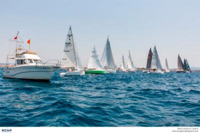 Casi noventa barcos, desde cruceros hasta vela ligera, participan en la Regata de las Fuerzas Armadas Casi noventa barcos, desde cruceros hasta vela ligera, participan en la Regata de las Fuerzas Armadas