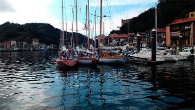 Copa Gitana. La flota del rallye de barcos clásicos llega al puerto de Pasaia Donibane Copa Gitana. La flota del rallye de barcos clásicos llega al puerto de Pasaia Donibane