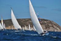 Cyrenne y Arosa X primeros lideres de la VI REGATA ILLAS ATLÁNTICAS de barcos clásicos y de época 